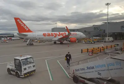 Edinburgh airport parking, hotels and flights